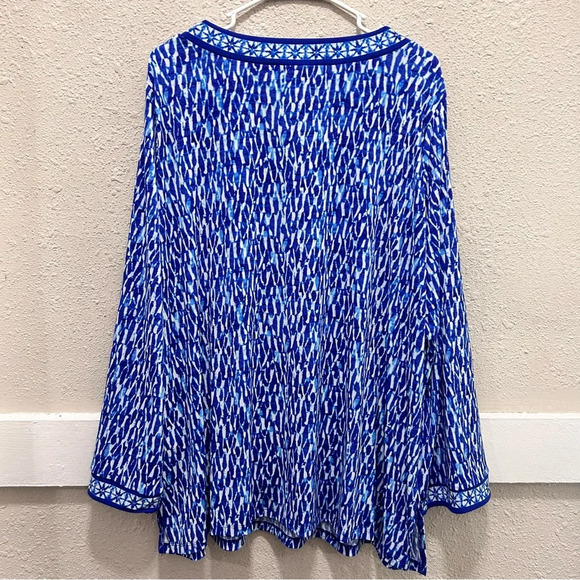 MICHAEL Michael Kors Blue and White V-Neck Blouse 3X - Picture 4 of 7